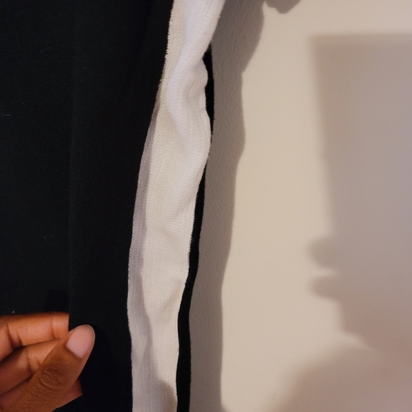 Black And White Collard Shirt Dress 💕 - Picture 3 of 4